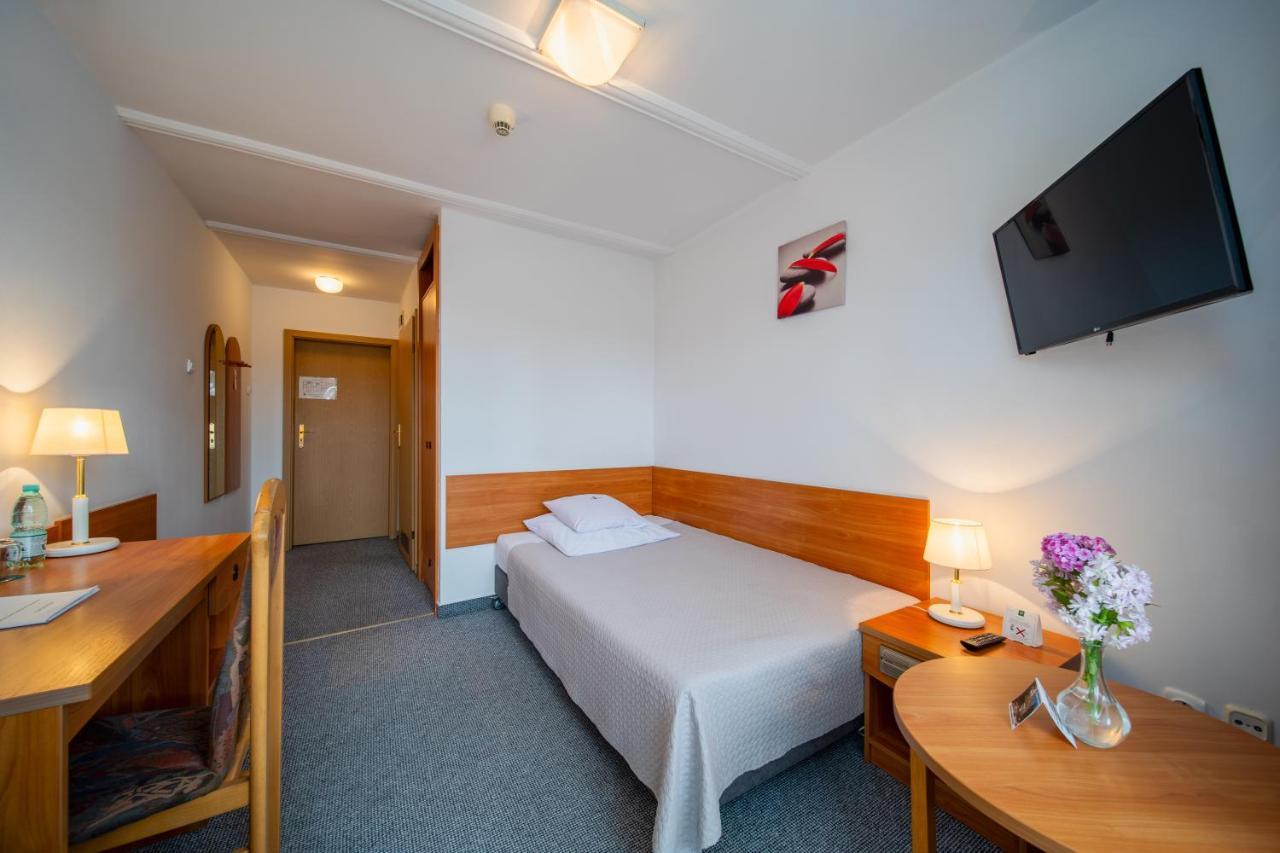 Hotel Gromada Medical Spa Busko-Zdrój Dış mekan fotoğraf