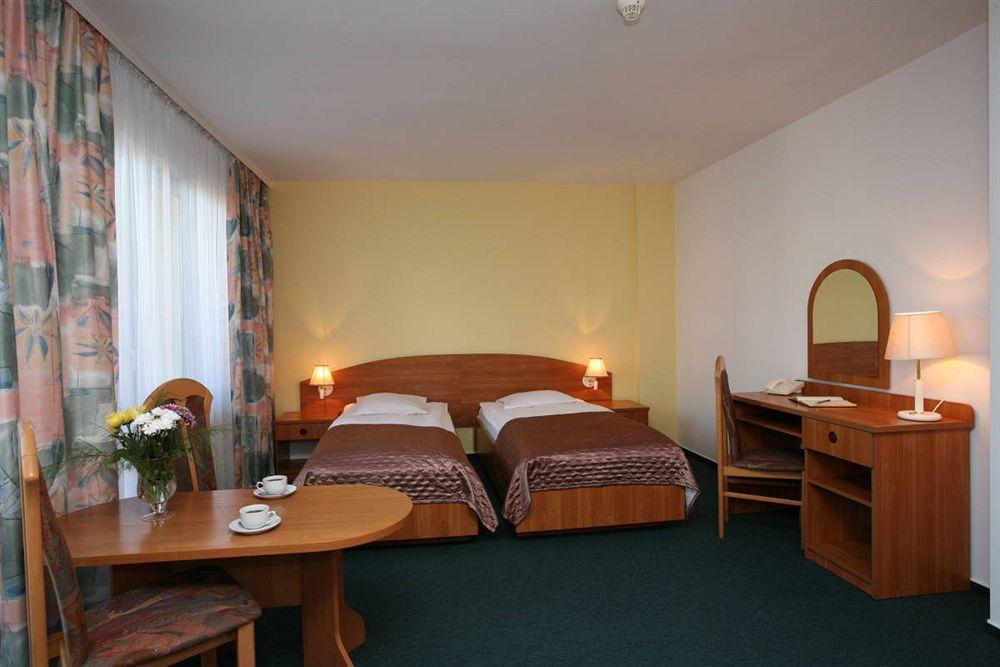 Hotel Gromada Medical Spa Busko-Zdrój Dış mekan fotoğraf