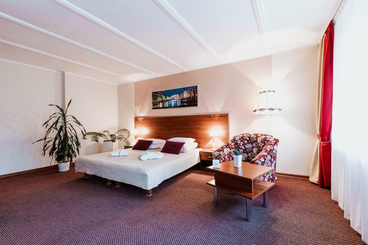 Hotel Gromada Medical Spa Busko-Zdrój Dış mekan fotoğraf